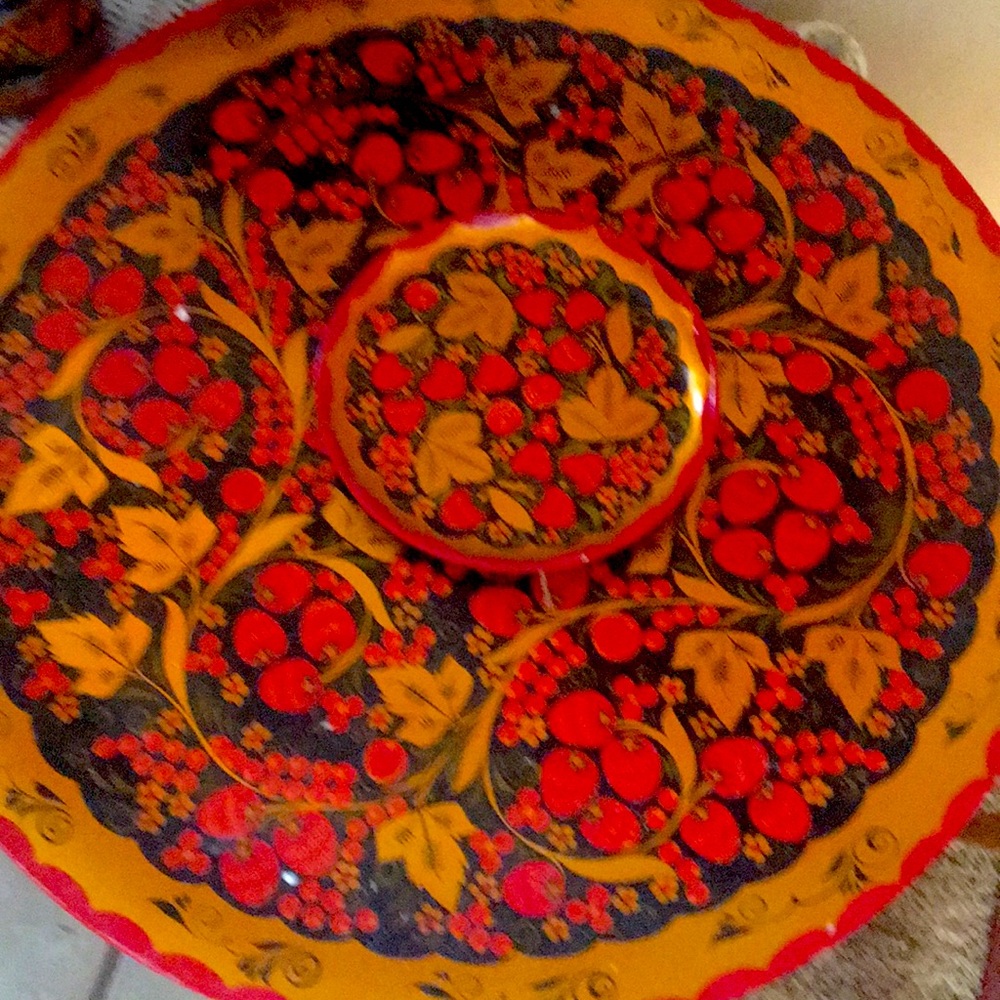Russian khokhloma plates